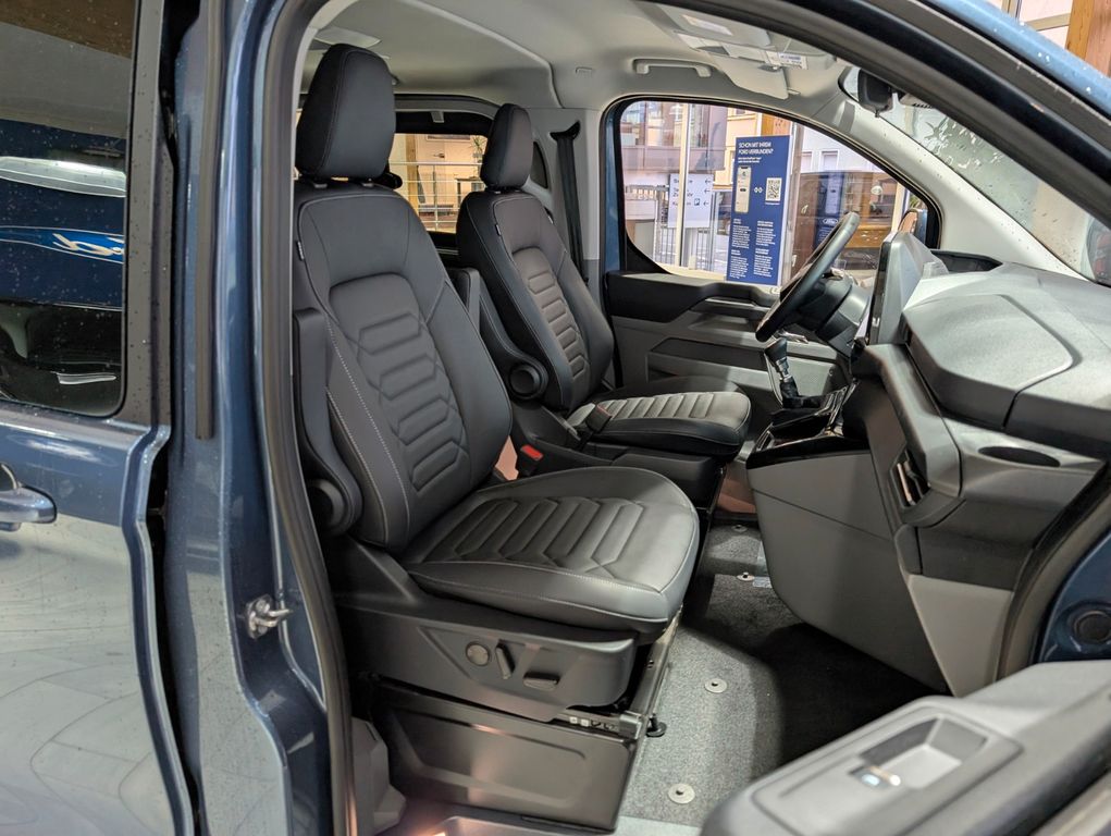 Ford Tourneo Custom 2025