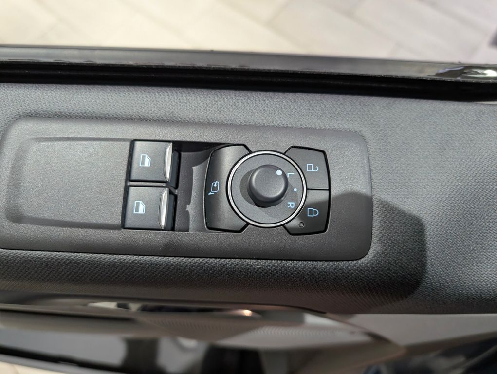 Ford Tourneo Custom 2025