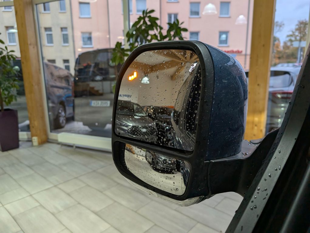 Ford Tourneo Custom 2025