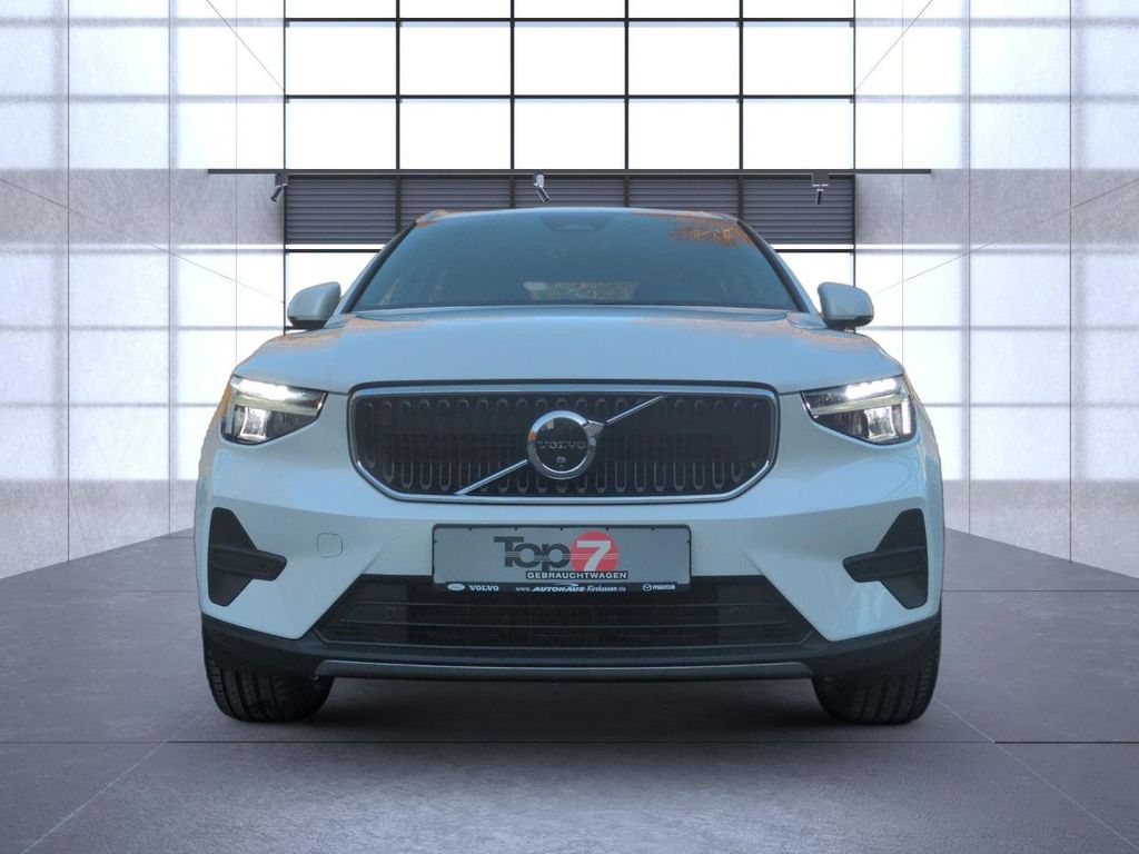 Volvo XC40 2025
