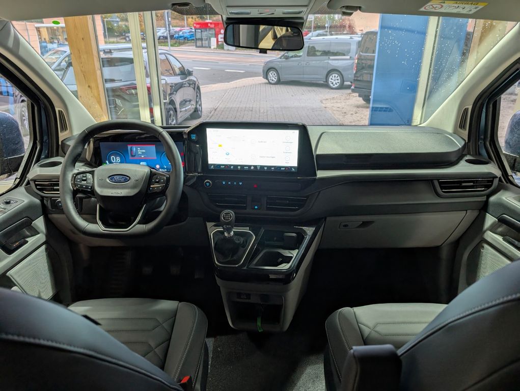 Ford Tourneo Custom 2025