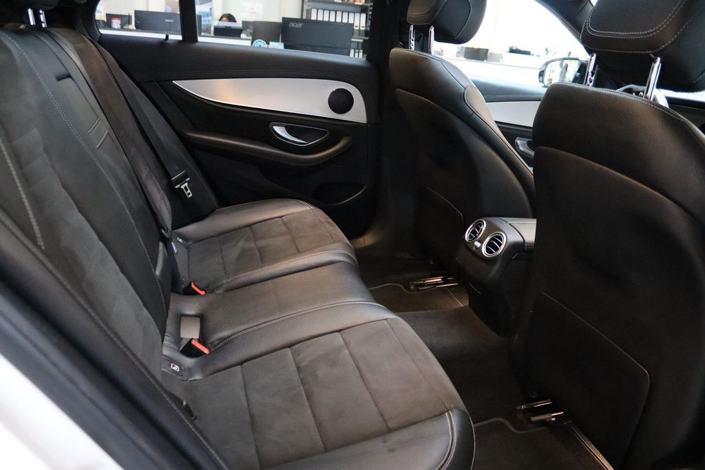 Mercedes-Benz E 300 2022