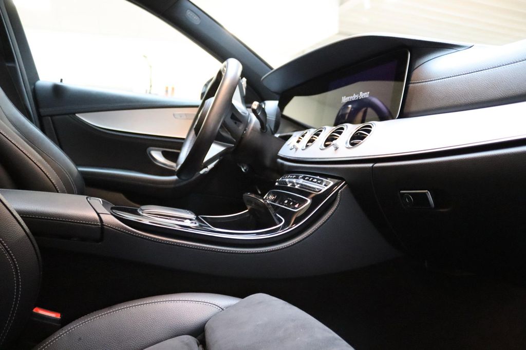 Mercedes-Benz E 300 2022