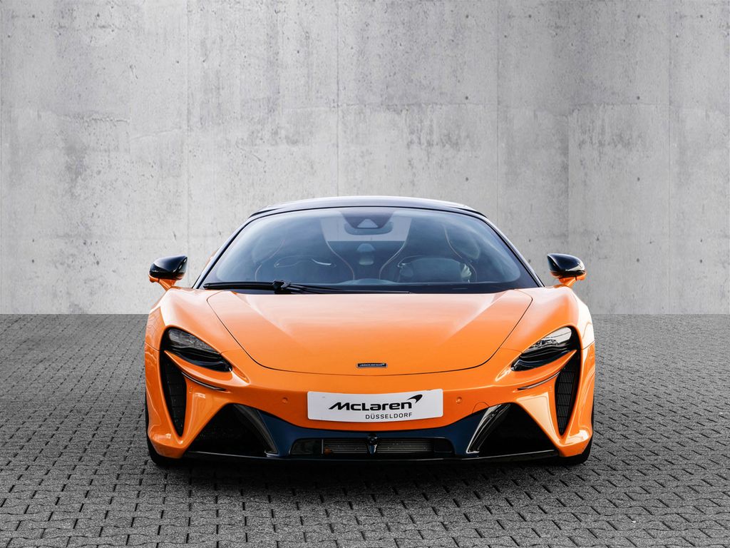 McLaren Artura 2024