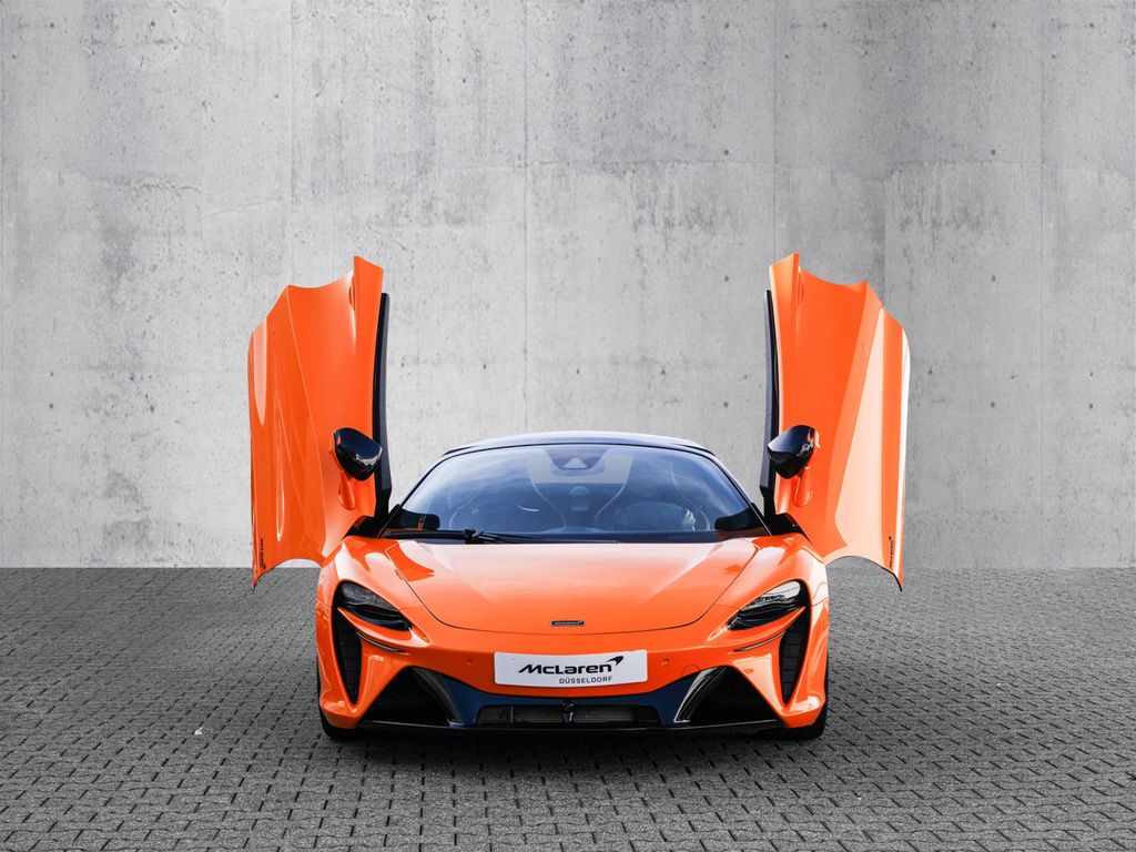 McLaren Artura 2024