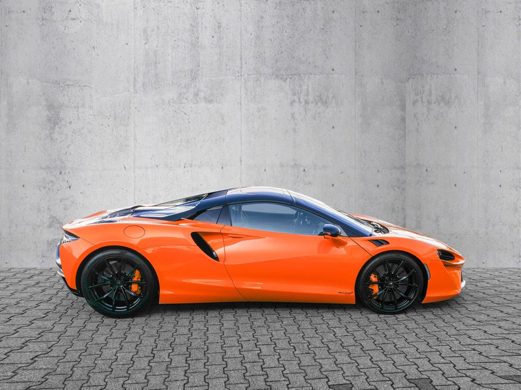 McLaren Artura 2024