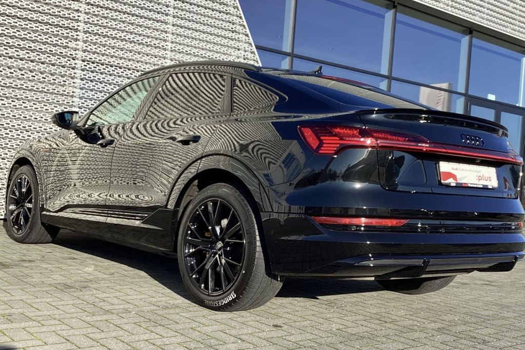 Audi e-tron 2022