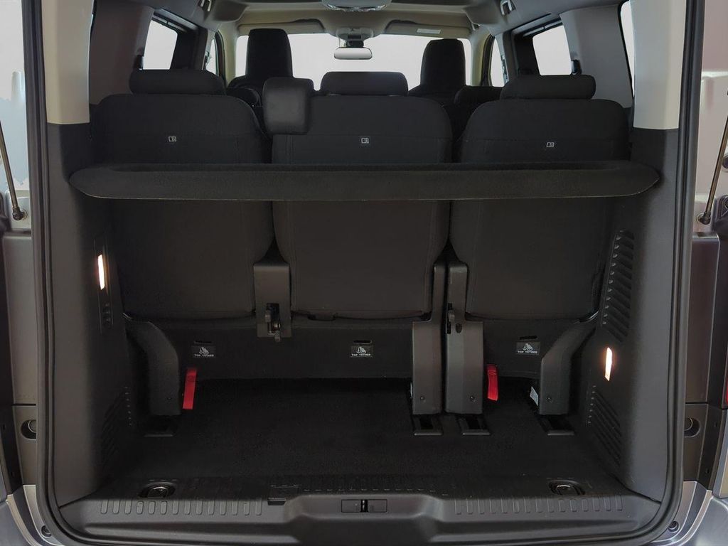 Peugeot Traveller 2021