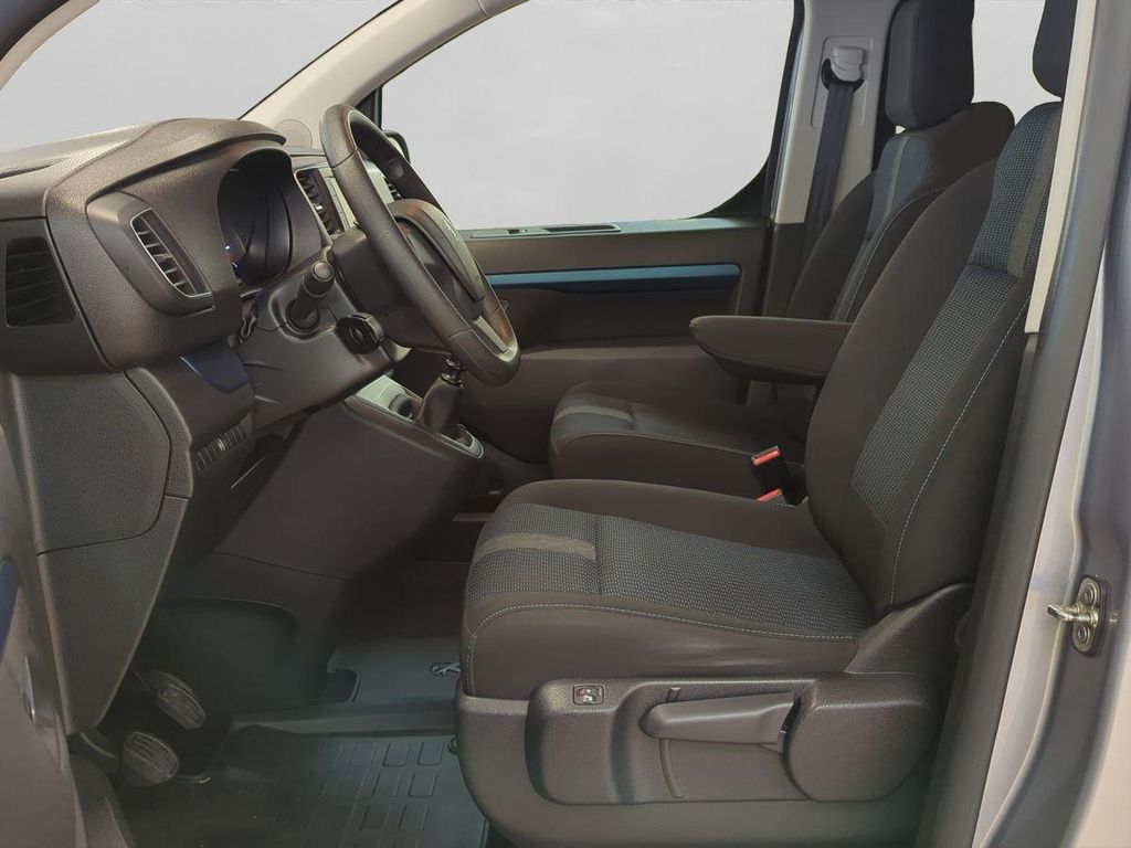 Peugeot Traveller 2021