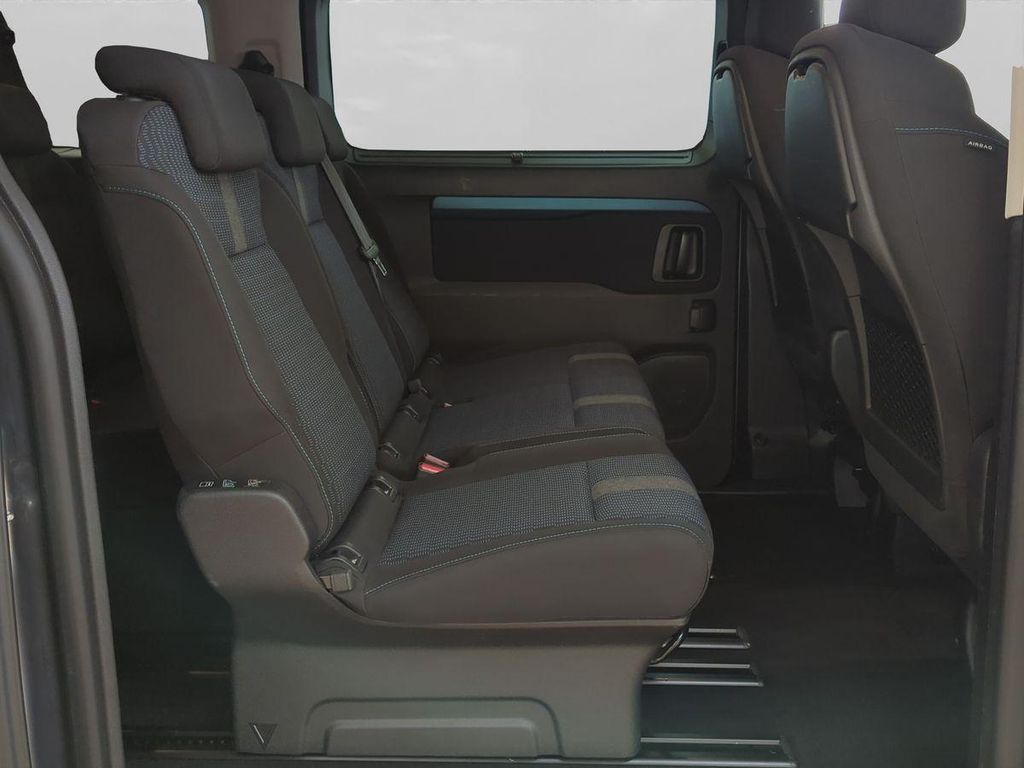 Peugeot Traveller 2021