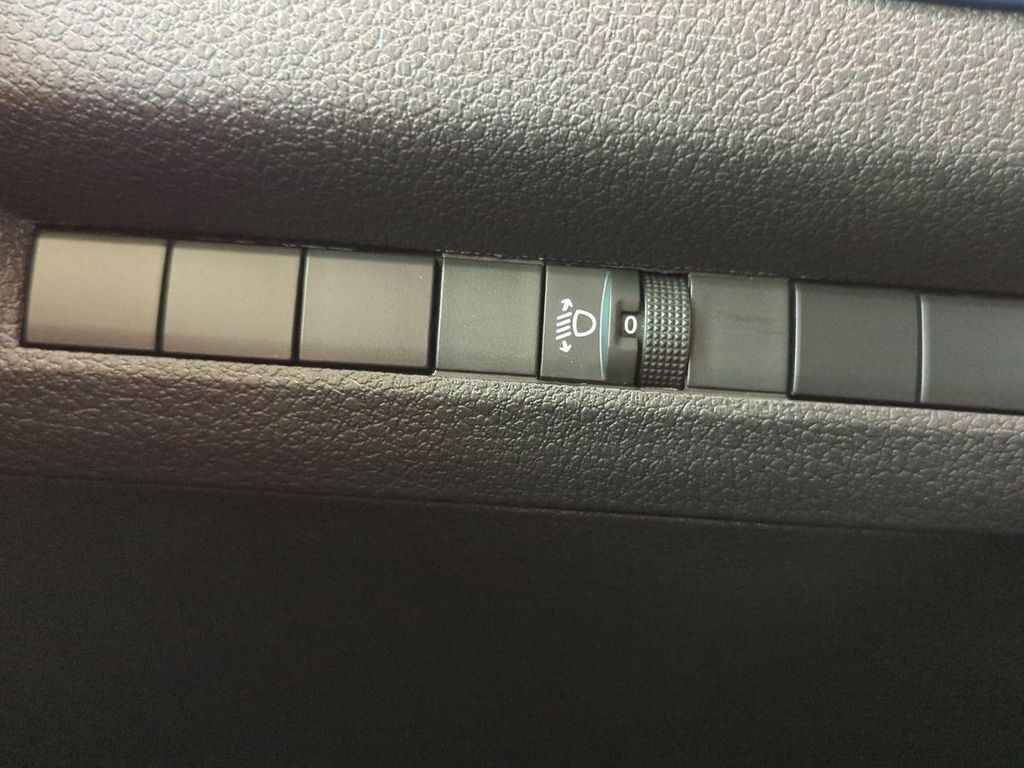 Peugeot Traveller 2021