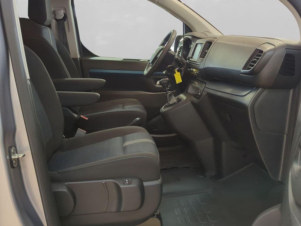 Peugeot Traveller 2021