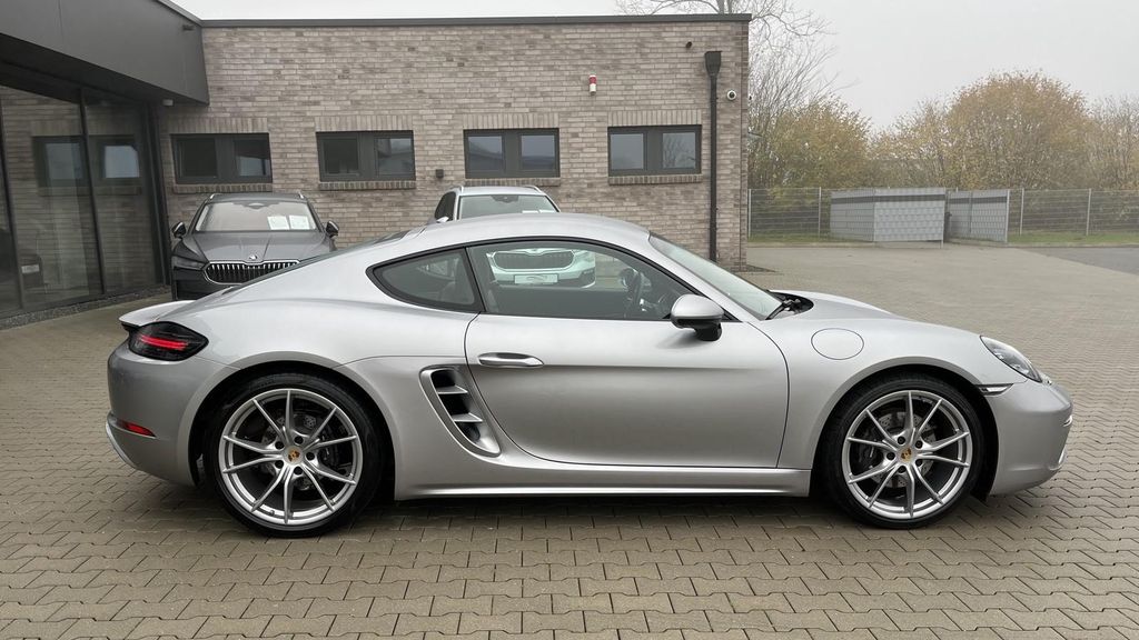 Porsche Cayman 2024