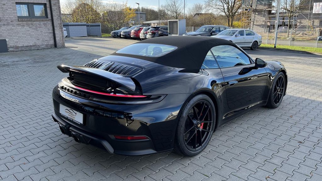 Porsche 992 2025