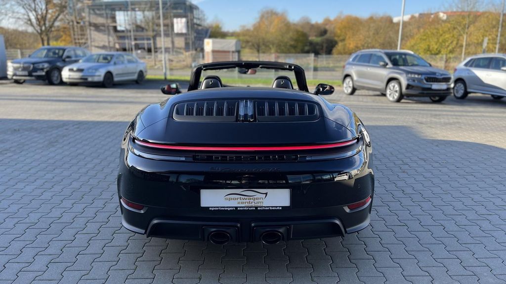 Porsche 992 2025