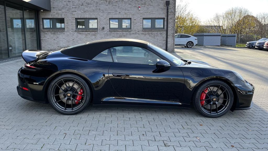 Porsche 992 2025