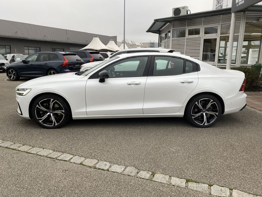 Volvo S60 2023