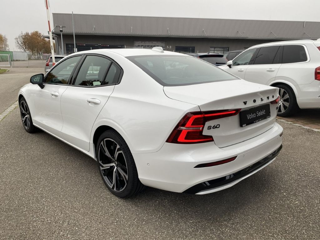 Volvo S60 2023