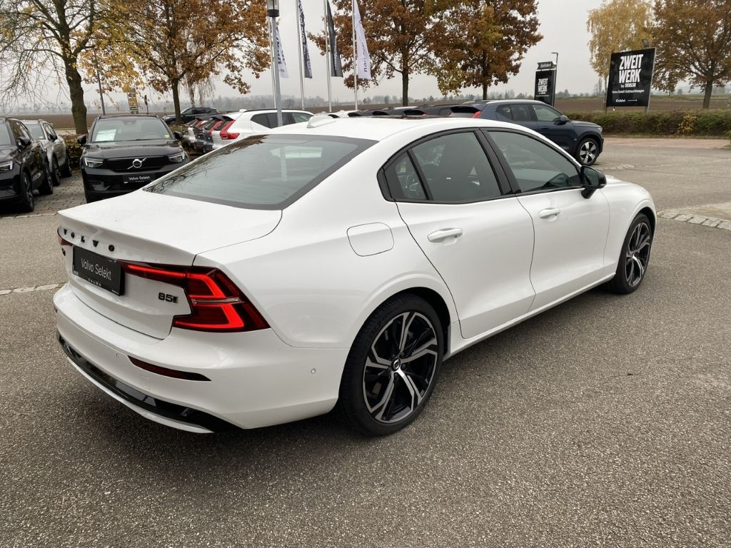 Volvo S60 2023