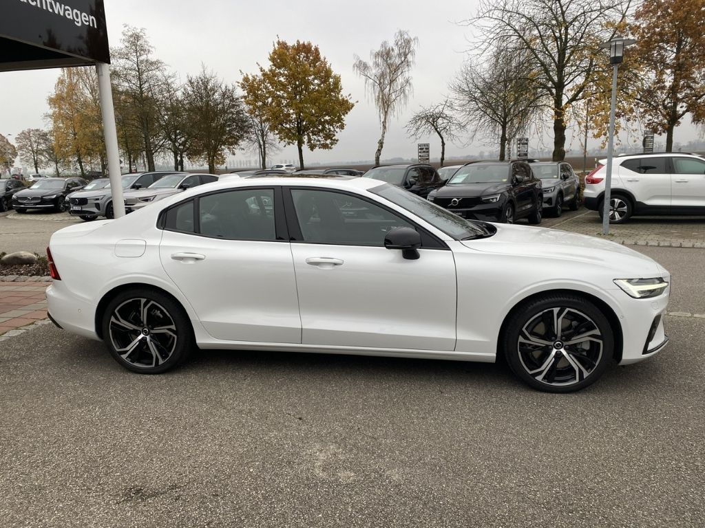 Volvo S60 2023