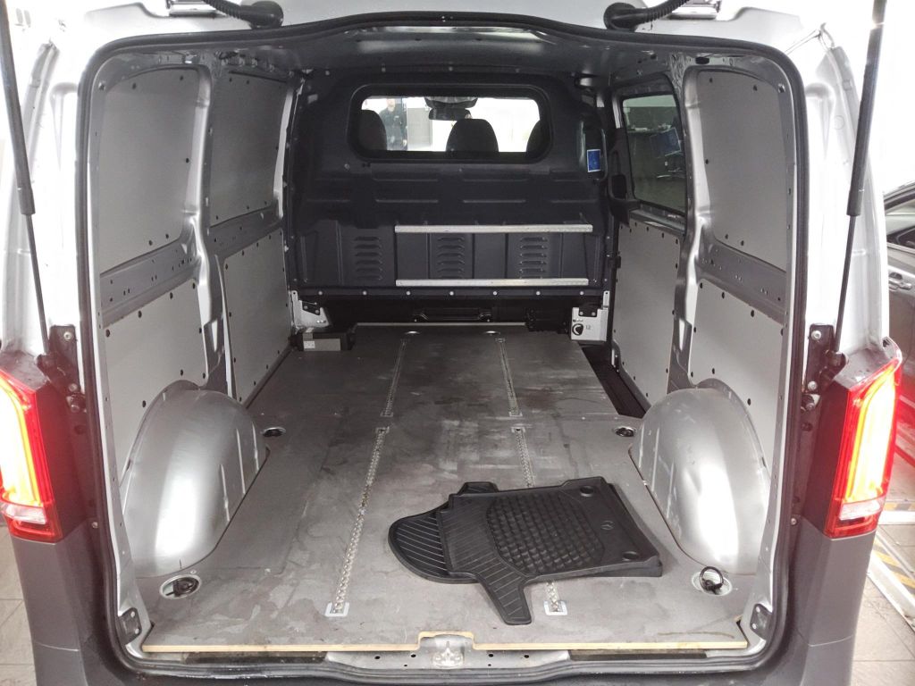 Mercedes-Benz Vito 2023