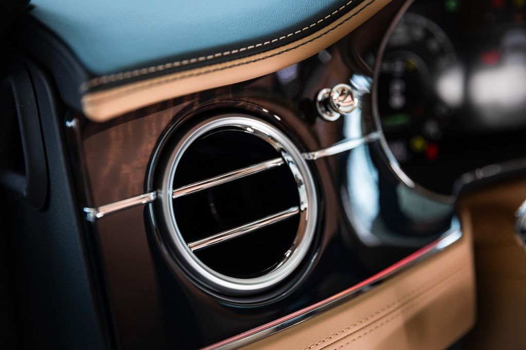 Bentley Continental GT 2025