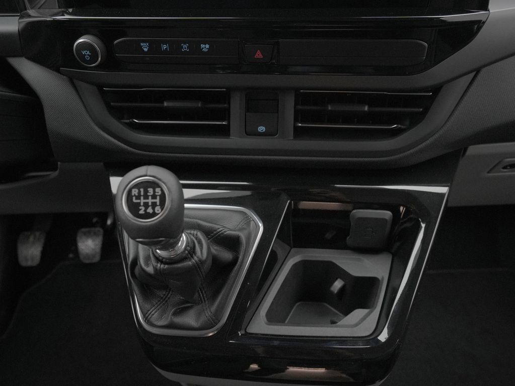 Ford Tourneo Custom 2025