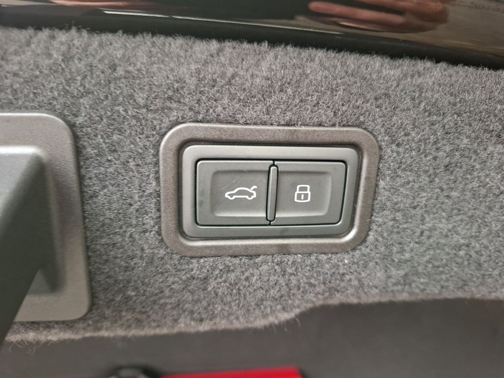 Audi A8 2023
