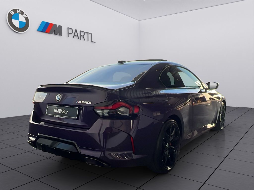 BMW M240i