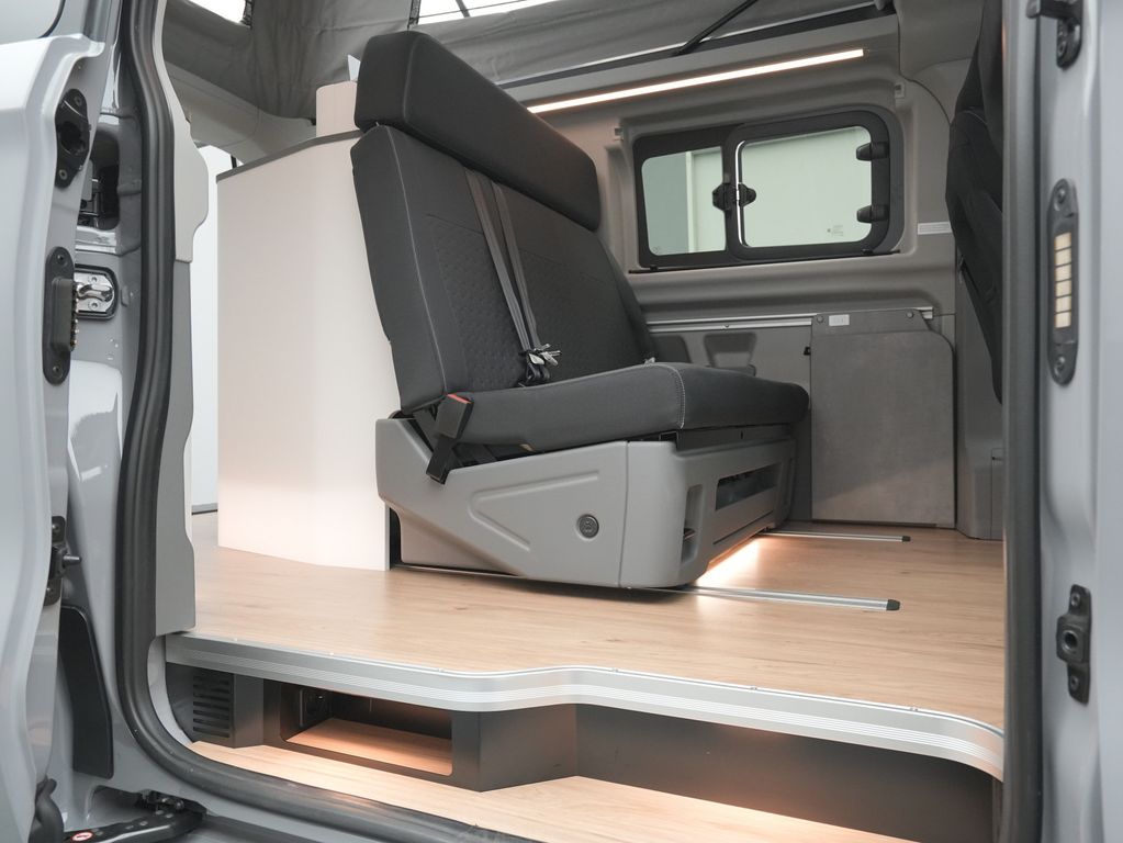 Ford Tourneo Custom 2025