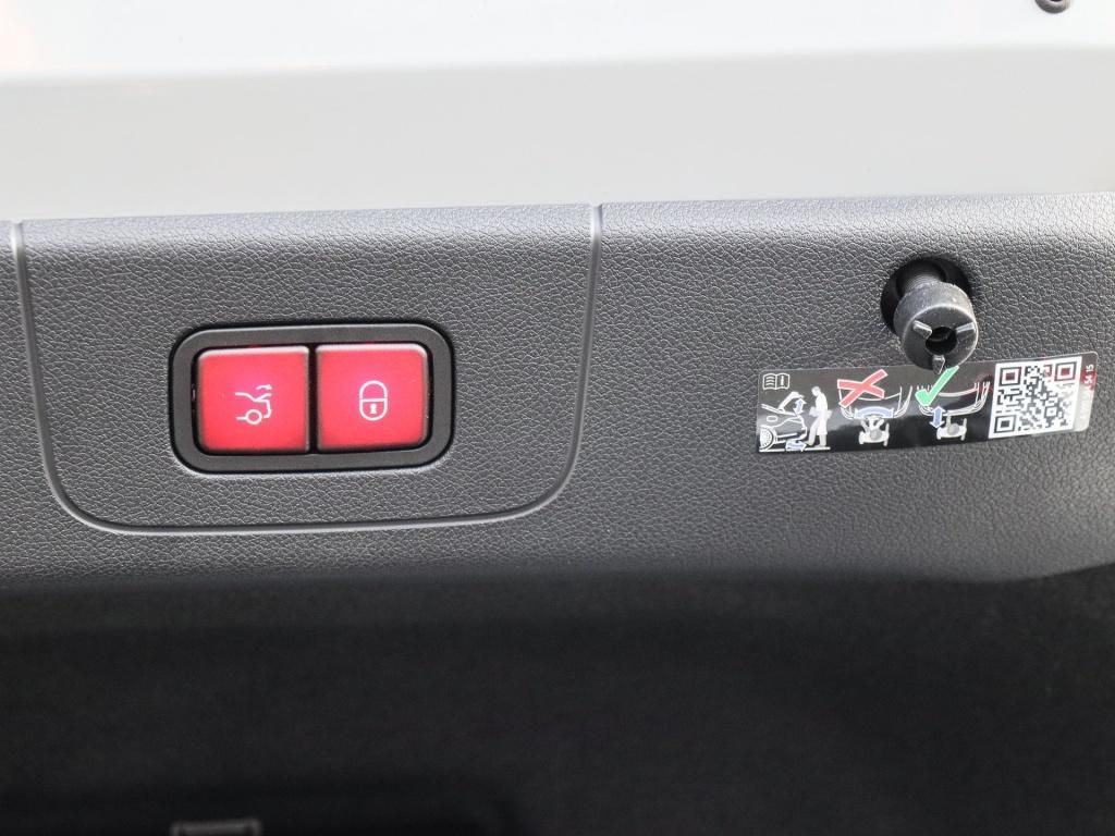 Mercedes-Benz CLA 350 2025