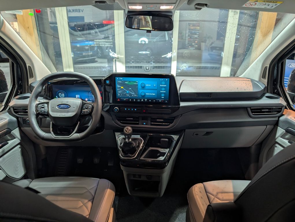 Ford Tourneo Custom 2025