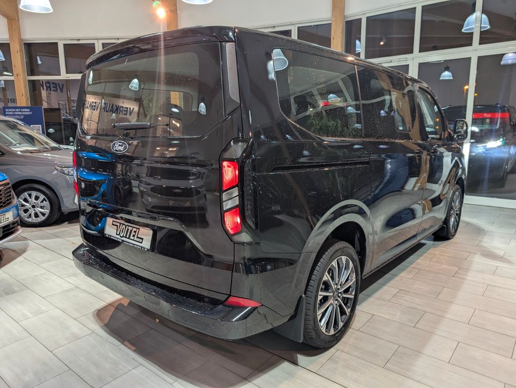 Ford Tourneo Custom 2025