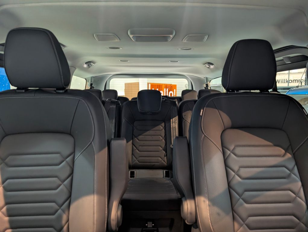 Ford Tourneo Custom 2025