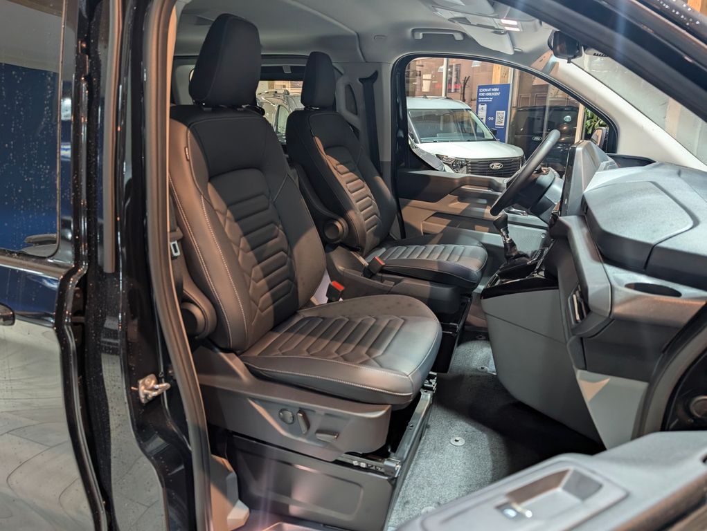 Ford Tourneo Custom 2025