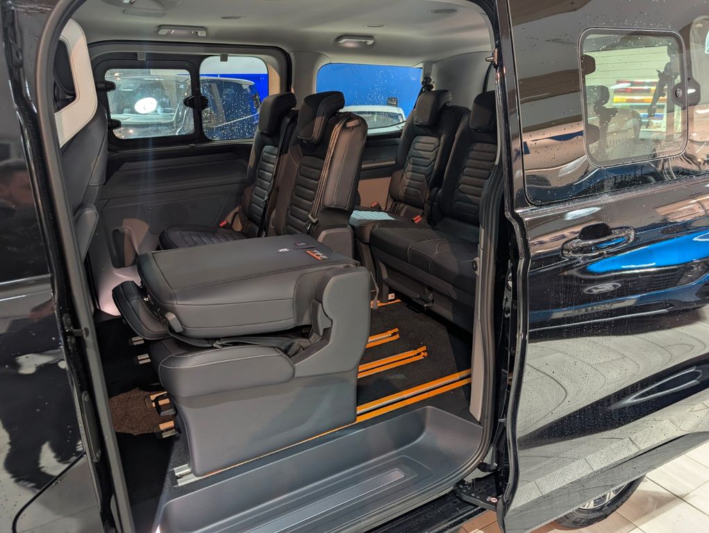 Ford Tourneo Custom 2025