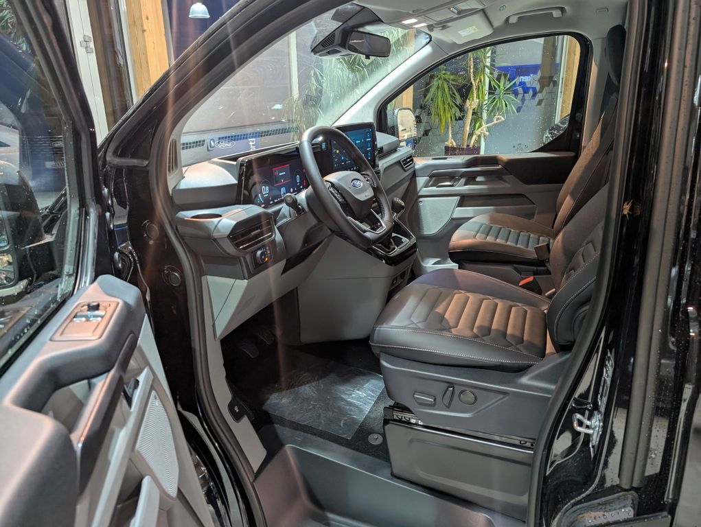 Ford Tourneo Custom 2025