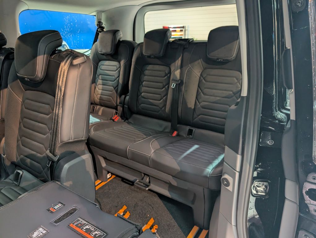 Ford Tourneo Custom 2025