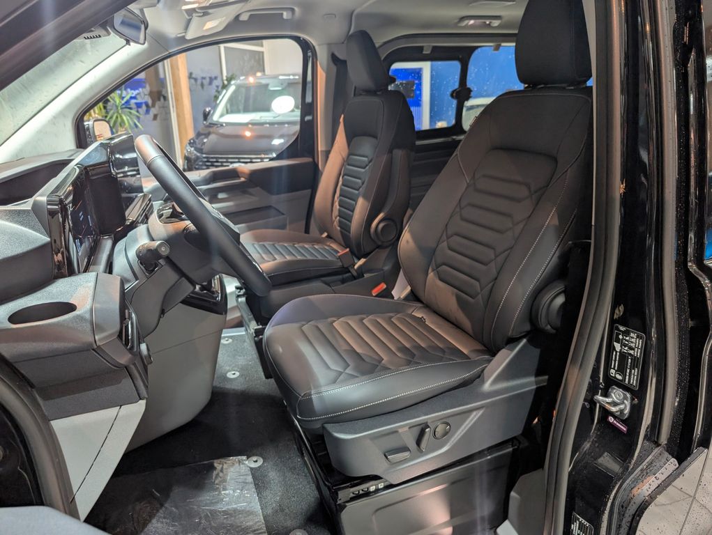 Ford Tourneo Custom 2025