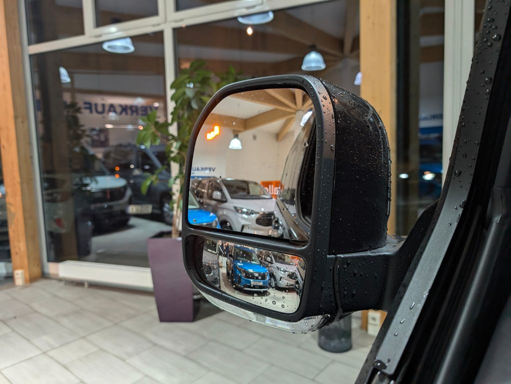 Ford Tourneo Custom 2025