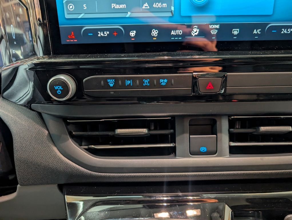 Ford Tourneo Custom 2025