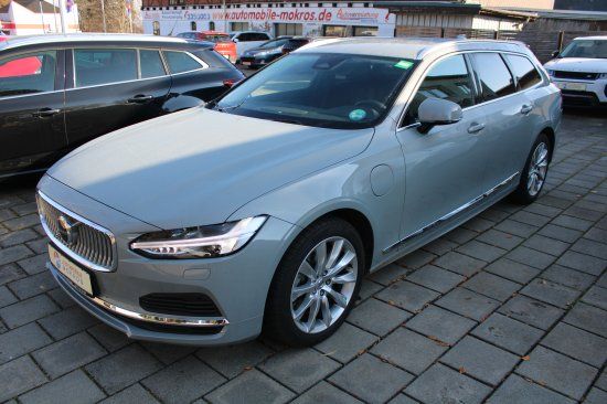 Volvo V90 2025
