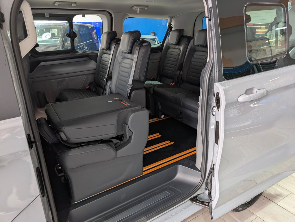 Ford Tourneo Custom 2025