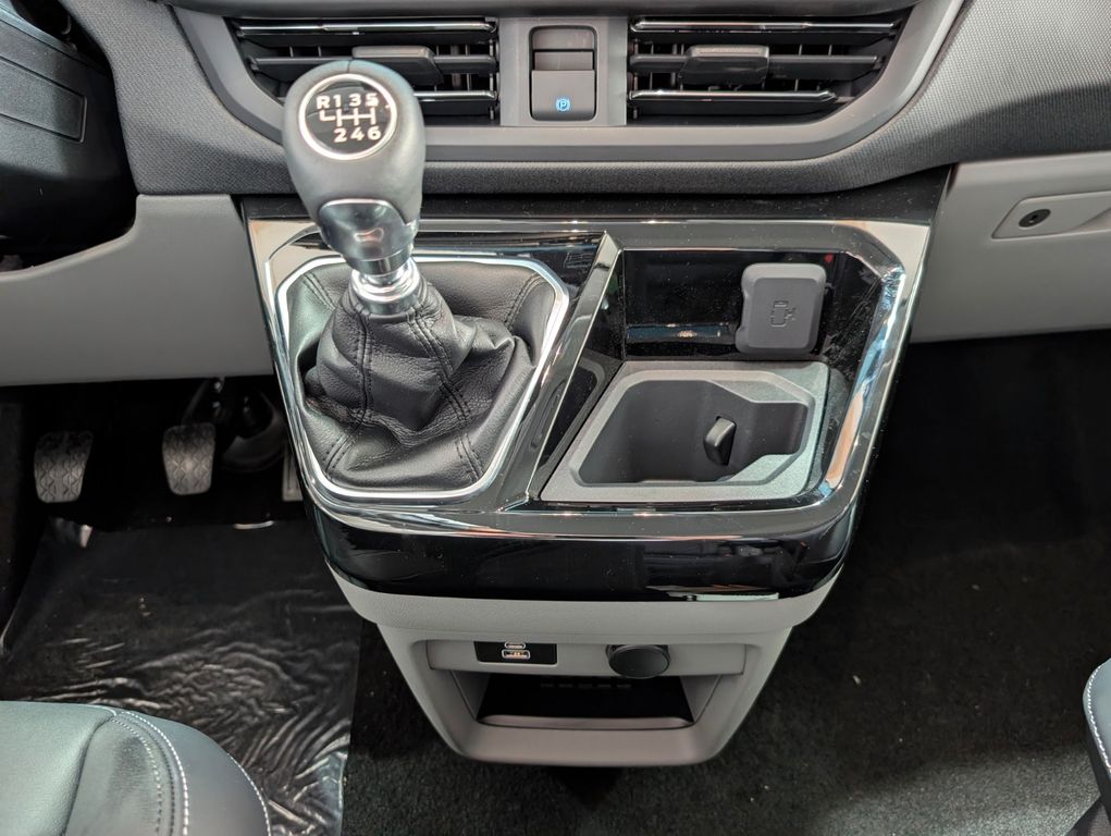 Ford Tourneo Custom 2025