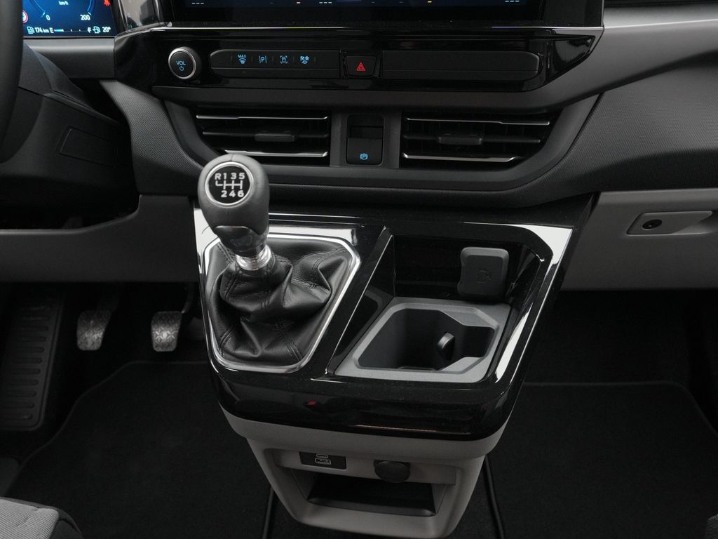 Ford Tourneo Custom 2025