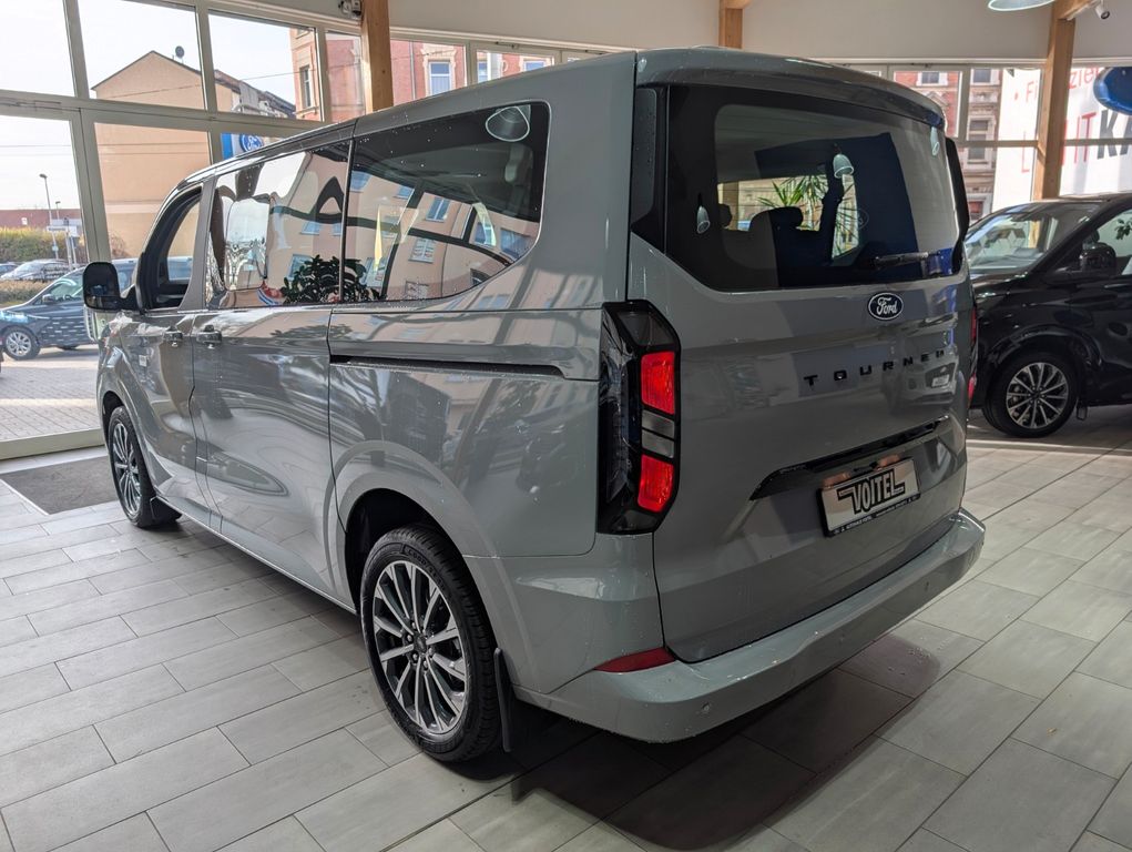 Ford Tourneo Custom 2025
