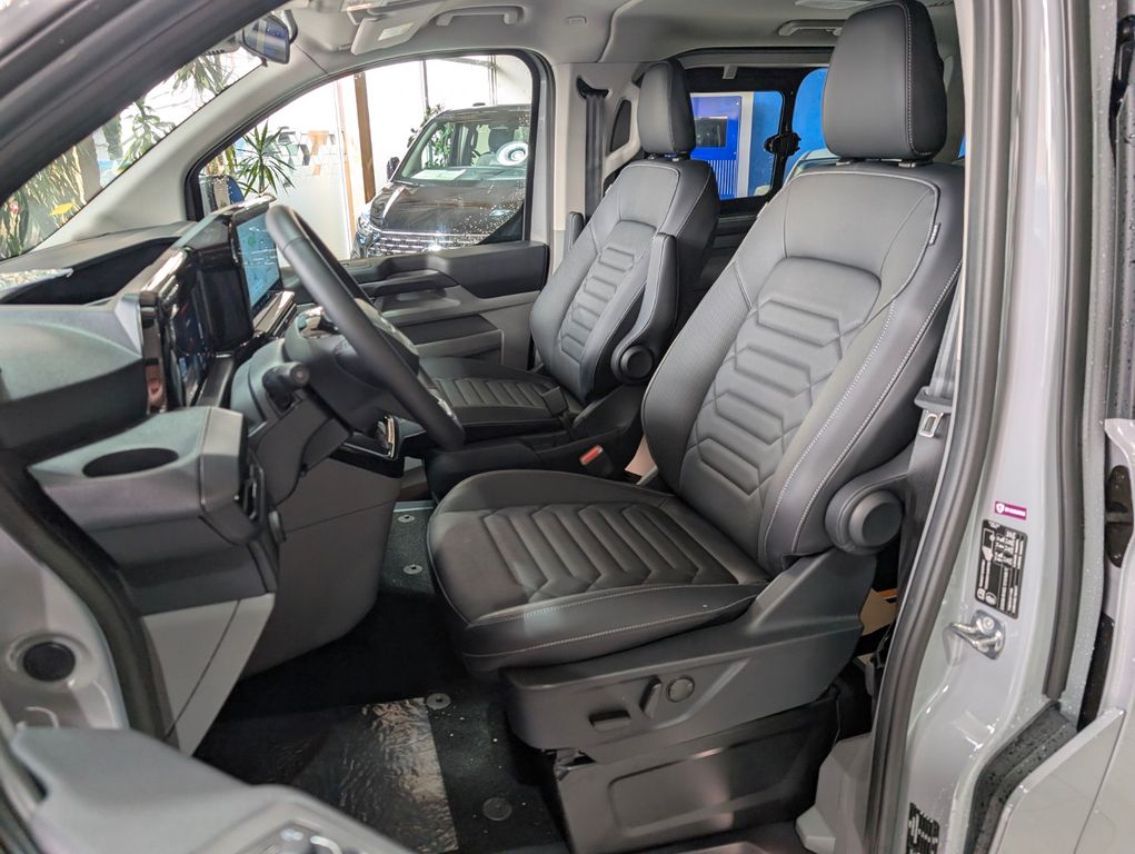 Ford Tourneo Custom 2025