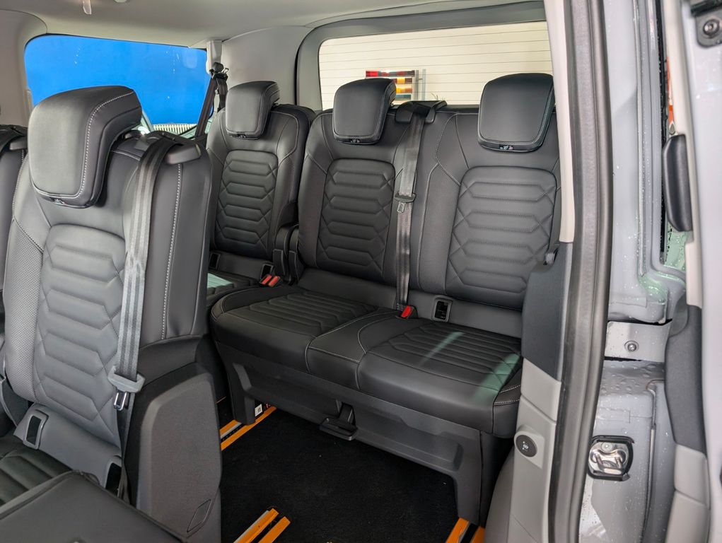 Ford Tourneo Custom 2025