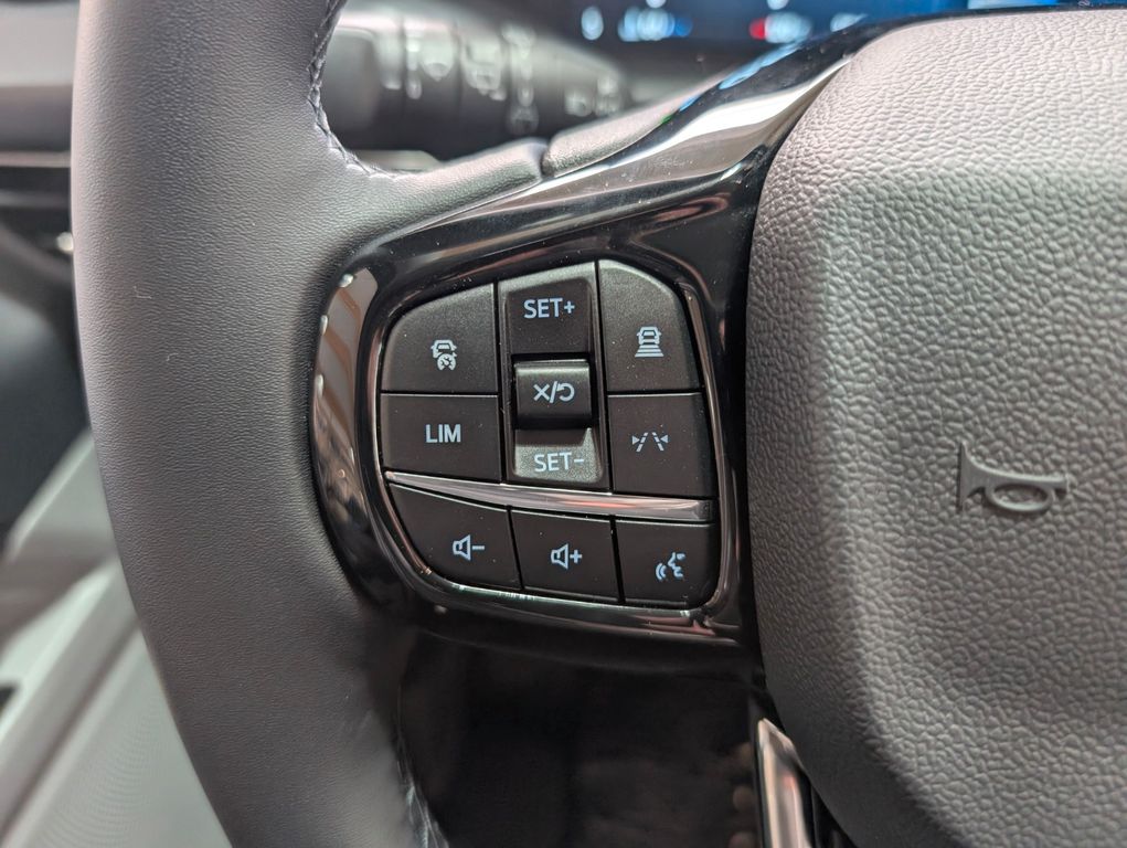 Ford Tourneo Custom 2025