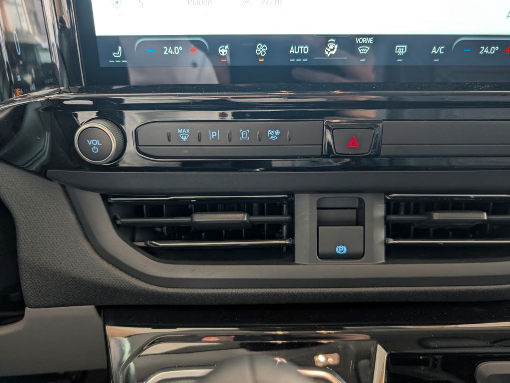 Ford Tourneo Custom 2025